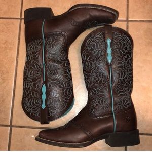Ariat western cowgirl boots